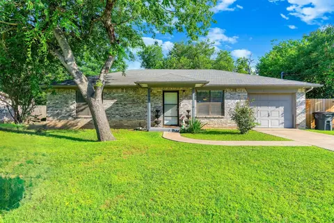206 Lovelady St, Cleburne, TX 76033