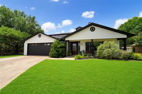 6717 Mesa Dr, North Richland Hills, TX 76182