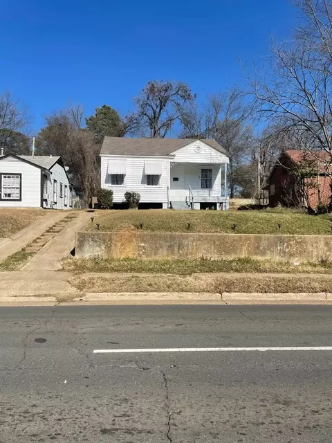 3548 Lakeshore Dr, Shreveport, LA 71109