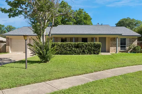 7625 Circle Dr, North Richland Hills, TX 76180