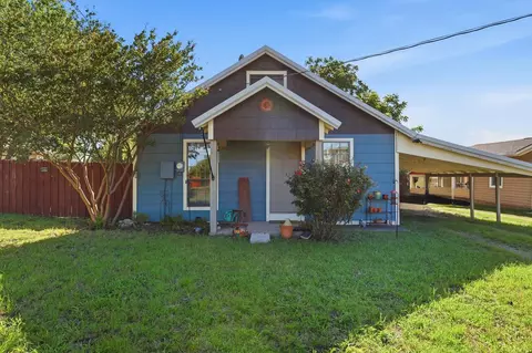 1005 N Oak St, Leonard, TX 75452