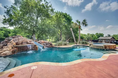 6450 Caliche Cir, Midlothian, TX 76065