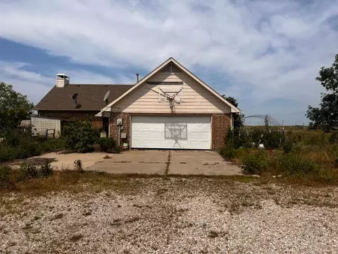 1823 County Road 596, Nevada, TX 75173
