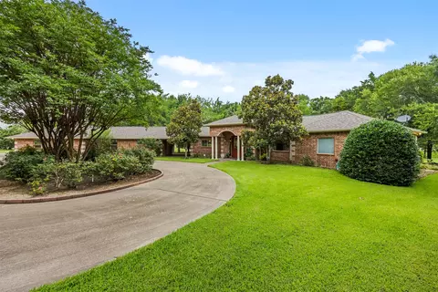 207 Tonkawa Trl, Corsicana, TX 75109