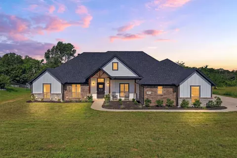 1057 Gonzollas Rd, Springtown, TX 76082