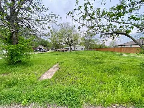 3014 College St, Greenville, TX 75401