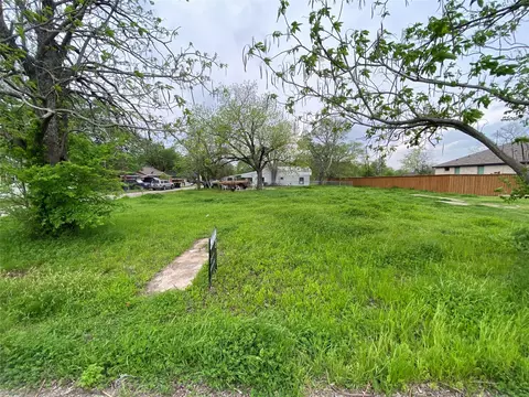 3014 College St, Greenville, TX 75401