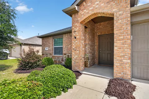416 Azalea Dr, Nevada, TX 75173