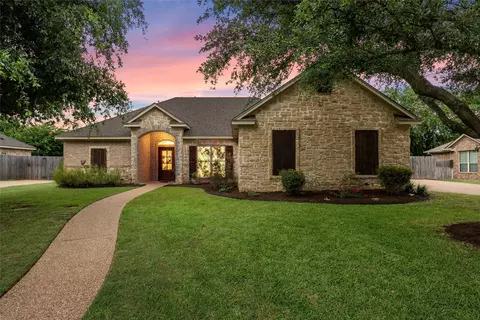 513 Kings Row, Woodway, TX 76712