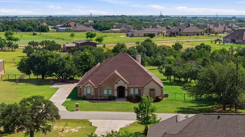 105 Woodlot Ln, Azle, TX 76020