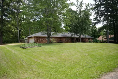 4049 Parkwood Dr, Shreveport, LA 71119