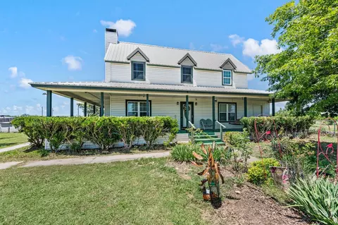 266 Old Chisholm Trl, Rhome, TX 76078