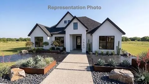 1632 W Wintergreen Rd, Lancaster, TX 75134