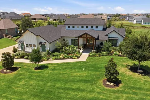 3300 Dovehill Dr, Northlake, TX 76247