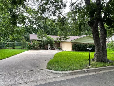 411 Brookwood Dr, Woodway, TX 76712