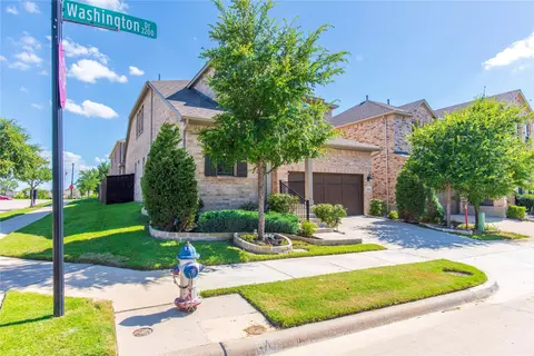 2280 Washington Dr, Carrollton, TX 75010
