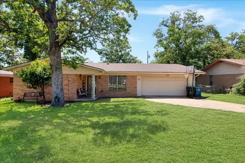 121 S Imperial Dr, Denison, TX 75020
