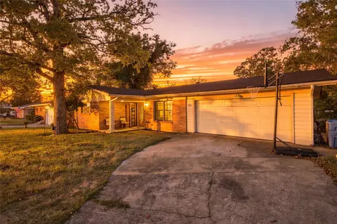121 S Imperial Dr, Denison, TX 75020