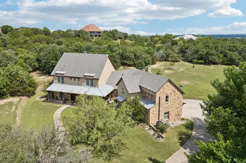 206 Rodeo Dr, Azle, TX 76020