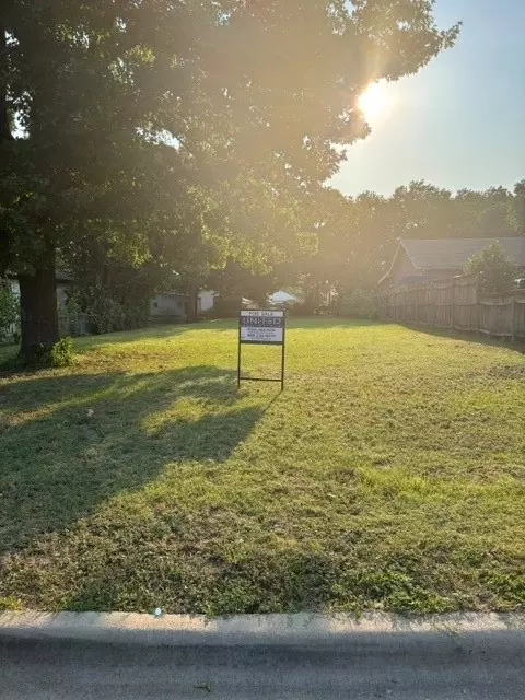 421 Ogden Ave, Cockrell Hill, TX 75211