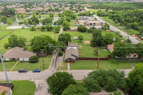 304 E County Line Rd, Royse City, TX 75189