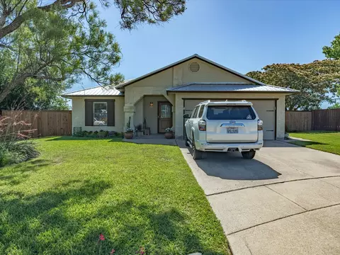 2100 Whispering Wind St, Fort Worth, TX 76108