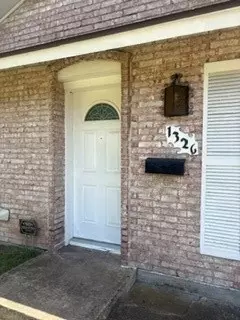 1326 Kingston Dr, Lewisville, TX 75067