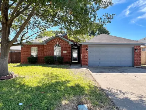 4021 Busch Gardens Dr, Fort Worth, TX 76123