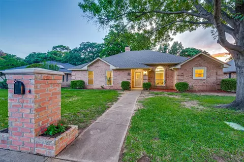 6002 Kenilworth Dr, Arlington, TX 76001