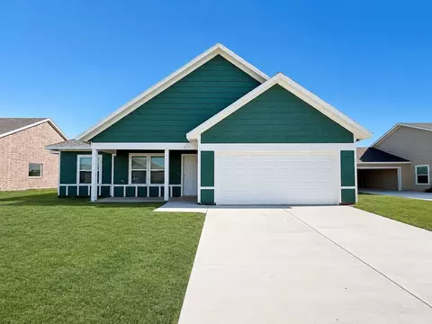 617 Crockett Dr, Cleburne, TX 76033