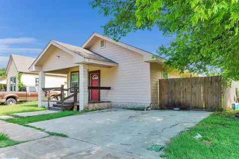 1315 E Arlington Ave, Fort Worth, TX 76104