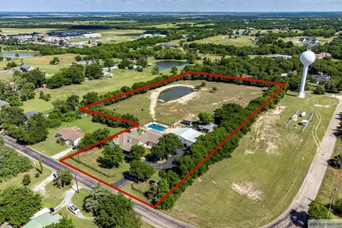 518 E College St, Gunter, TX 75058