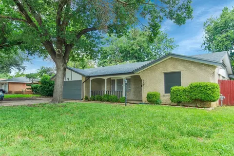 2007 E Park Row Dr, Arlington, TX 76010