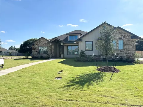 1032 Queen Elizabeth Dr, Mcgregor, TX 76657