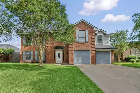 326 Baldwin St, Grand Prairie, TX 75052