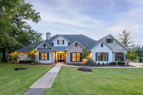 201 Sandpiper Dr, Mabank, TX 75156
