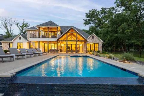 201 Sandpiper Dr, Mabank, TX 75156