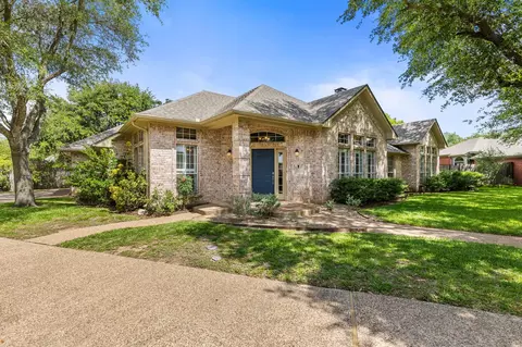 901 Steamboat Cir, Hewitt, TX 76643