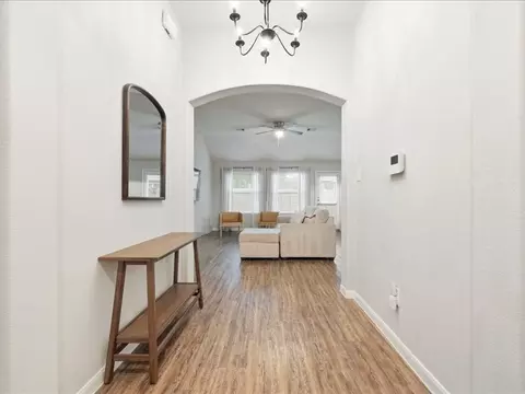 8 Shady Oak Ln, Conroe, TX 77304