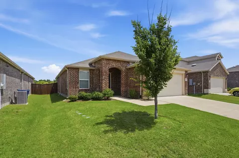 1013 Vernon Dr, Aubrey, TX 76227