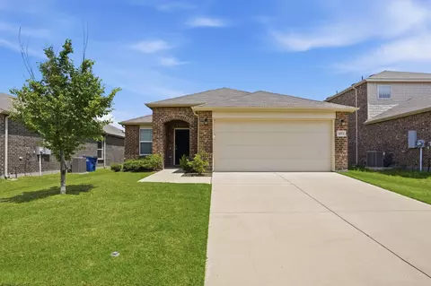 1013 Vernon Dr, Aubrey, TX 76227