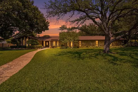 715 Stonelake Dr, Cleburne, TX 76033