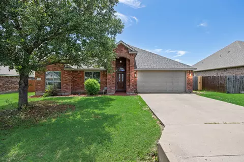 107 Meadowlark Dr, Palmer, TX 75152
