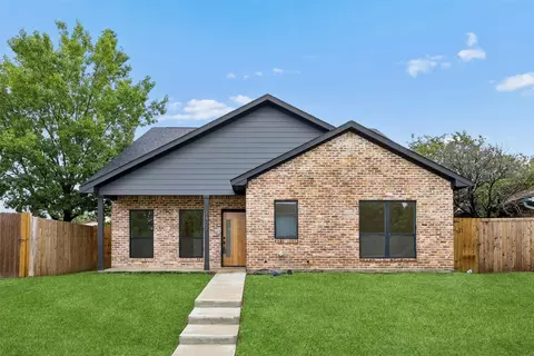 1427 Smokehouse St, Mesquite, TX 75149