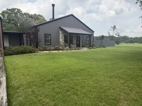 276 Fm 71, Mount Pleasant, TX 75455