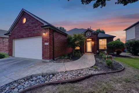 10318 Augusta Ln, Rowlett, TX 75089