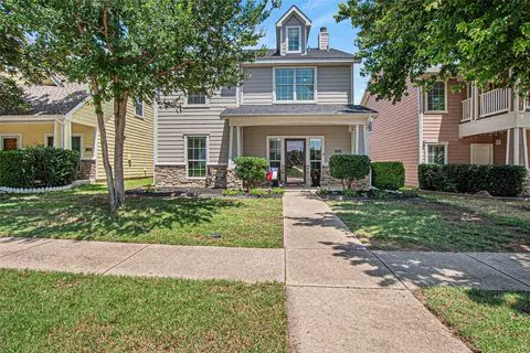 10956 Colonial Heights Ln, Fort Worth, TX 76179