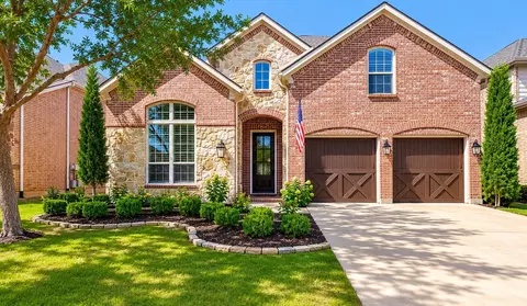 1300 Burnett Dr, Lantana, TX 76226