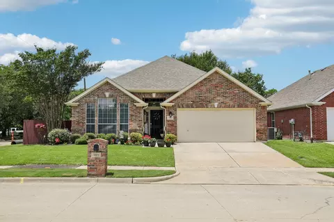 3901 Glenwyck Dr, North Richland Hills, TX 76180