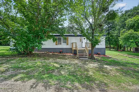 143 White Oak St, Alvarado, TX 76009